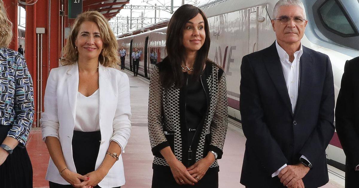 Sánchez ofrece las cabezas de Renfe para sofocar el escándalo de los trenes