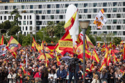 Decenas de personas durante una manifestación, en la Plaza de Colón, a 10 de mayo de 2025, en Madrid (España). Más de un centenar de asociaciones de la sociedad civil, aglutinadas en la Plataforma por la España Constitucional, han convocado una manifestación bajo el lema ‘Por la dignidad de España: Sánchez dimisión, elecciones ya’ para exigir la dimisión del presidente del Gobierno.

Jesús Hellín / Europa Press
