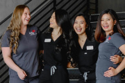 Varias mujeres trabajadoras