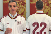 Pedro Sánchez anuncia 22 millones de afiliaciones a la Seguridad Social con la camiseta de la Selección Española