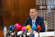 El vicepresidente de la Junta de Extremadura y consejero de Desregulación, Servicios Sociales y Familia, Óscar Fernández Calle