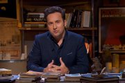 Iker Jiménez, en el plató de "Cuatro milenio".