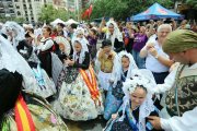 Alicante huele a pólvora con el inicio de la primera mascletà en la Plaza de Luceros.