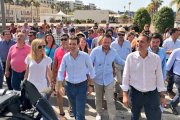 César Sánchez con Pablo Casado por la Explanada.