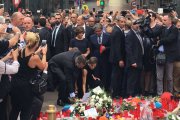 La ofrenda en Las Ramblas encabezada por los Reyes