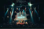 Grupo la Pegatina en concierto