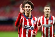 Joao Félix celebra uno de los dos goles que marcó el sábado ante el Cádiz.