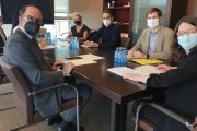 El alcalde de Orihuela, Emilio Bascuñana, y la consellera Mónica Oltra