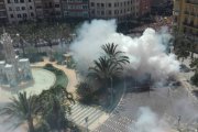 Disparo de una Mascletà en la Plaza de Luceros de Alicante