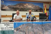 El concejal de Deportes, Ramón López, junto a José Vegara, presidente del Club de Montaña de Redován