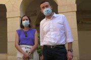 Esther Díez, portavoz de Compromís, y Carlos González, alcalde de Elche por el PSOE