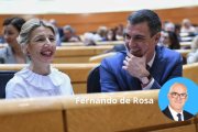 La vicepresidenta segunda y ministra de Trabajo y Economía Social, Yolanda Díaz, y el presidente del Gobierno, Pedro Sánchez.