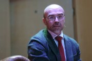 El vicepresidente de Acción Política y eurodiputado de VOX, Jorge Buxadé, durante la presentación de su libro ‘Soberanía’, en el Auditorio del Museo Lázaro Galdiano, a 16 de diciembre de 2021 / Isabel Infantes.