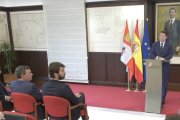 El presidente de la Junta de Castilla y León, Alfonso Fernández Mañueco, en su comparecencia tras el Consejo de Gobierno extraordinario.