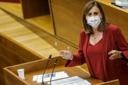 La portavoz del PP en Les Corts, Maria José Catalá, interviene durante un pleno de las Cortes valencianas