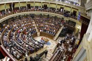 Plano general del hemiciclo del Congreso, con los diputados en sus escaños.