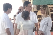 Pedro Sánchez en Lanzarote junto a su mujer, Begoña Gómez, y Salvador Illa