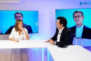 Marta Gómez Montero con Javier López en los estudios de ESdiario