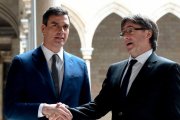 Pedro Sánchez junto a Carles Puigdemont