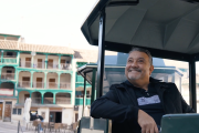Nacho Sandoval, en el tren turístico de Chinchón.