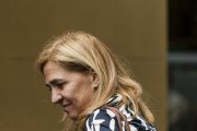La Infanta Cristina verá como sus hijos cenan con Iñaki Urdangarin y Ainhoa Armentia.