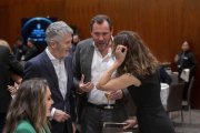 Marlaska y Óscar Puente, durante la entrega de los Premios de la Asociación de Periodistas Parlamentarios 2024.