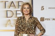 La periodista y presentadora de televisión Ana Rosa Quintana posa durante la presentación de la nueva temporada de Mediaset España.