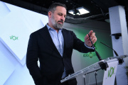 El líder de VOX, Santiago Abascal, durante una rueda de prensa posterior al Comité de Dirección del partido, a 13 de enero de 2025, en Madrid (España). Durante su comparecencia, Abascal, ha instado al Partido Popular a presentar una moción de censura cont.