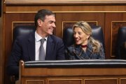 El presidente del Gobierno, Pedro Sánchez y la vicepresidenta segunda y ministra de Trabajo, Yolanda Díaz, durante una sesión de control, Congreso de los Diputados, a 12 de febrero de 2025, en Madrid (España). Durante la sesión de control, la primera de 2025, el Ejecutivo se enfrenta a las preguntas e interpelaciones de la oposición que se han centrado en la imputación del Fiscal General, la administración Trump y la subida de los impuestos. Tras la sesión de control se votará la convalidación o derogación de la ley ‘ómnibus’ por el que se aprueban medidas urgentes en materia económica, de transporte, de Seguridad Social, y para hacer frente a situaciones de vulnerabilidad.

Eduardo Parra / Europa Press
12 FEBRERO 2025;CONGRESO;SESIÓN DE CONTROL
12/2/2025