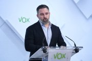 Archivo - El líder de VOX, Santiago Abascal, durante una rueda de prensa en la sede de Vox. 