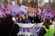 Varias personas durante una manifestación del Sindicat d'Estudiants y Lliures i Combatives por la huelga del 8M, a 7 de marzo de 2025, en Barcelona, Catalunya (España). El Sindicato de Estudiantes ha convocado una huelga estudiantil y feminista en el marco del Día Internacional de la Mujer. La manifestación se desarrolla bajo el lema ‘¡Se ha acabado, nos queremos vivas!’. Entre otros, el sindicato pretende visibilizar la violencia hacia las mujeres, así como la violencia vicaría.

David Zorrakino / Europa Press
07 MARZO 2025;HUELGA;ESTUDIANTES;MANIFESTACIÓN;8M;MUJERES;FEMINISMO
07/3/2025