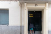 (Foto de ARCHIVO)
Una persona pasa a un edificio donde hay un cartel de ‘Se alquila’, a 10 de marzo de 2025, en Madrid (España).

Eduardo Parra / Europa Press
10 MARZO 2025;CARTELES;MADRID;SE ALQUILA
10/3/2025