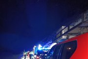 Fallecen cuatro jóvenes tras salirse de la vía y despeñarse por una ladera en el puerto de Lunada.