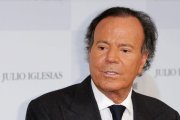 Julio Iglesias intenta "desmentir" y la cosa sale regular.