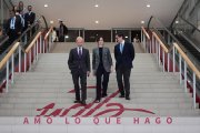 La presidenta de la Comunidad de Madrid, Isabel Díaz Ayuso (c), a su llegada para ser investida Doctora Honoris Causa por la Universidad de las Américas de Quito, a 9 de abril de 2025, en Quito (Ecuador).