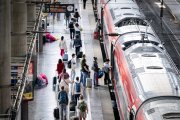 Varias personas esperan un AVE en la estación de Atocha-Almudena Grandes, a 29 de abril de 2025, en Madrid (España). 
