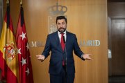 El portavoz del PP en la Asamblea de Madrid, Carlos Díaz-Pache, ofrece una rueda de prensa durante un pleno en la Asamblea de Madrid.