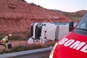 (Foto de ARCHIVO)
Camión vocaldo en la A-2 en la localidad zaragozana de Cetina a consecuencia de un accidente de tráfico, lo que  ha causado un vertido de unso 600 litros de gasoil.

REMITIDA / HANDOUT por DIPUTACIÓN DE ZARAGOZA
Fotografía remitida a medios de comunicación exclusivamente para ilustrar la noticia a la que hace referencia la imagen, y citando la procedencia de la imagen en la firma
17/5/2025