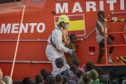 Salvamento Marítimo rescata a varios menores cerca del Puerto de la Restinga, en El Hierro.