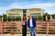 Ana Poquet, concejal de Turismo de Alicante, y el director general de la Ciudad de la Luz, Fermín Crespo.