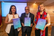 Entidades económicas y sociales firman el primer pacto por la movilidad urbana en España.