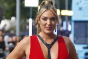 Marta Riesco ha ganado a Anabel Pantoja en los tribunales.

Disfrutando de unas 'vacaciones' obligadas tras el fin de 'La Familia de la Tele' apenas un mes después de su estreno en TVE, Marta Riesco ha reaparecido con su novio Alejandro Carazo en el concierto que Marc Anthony ha ofrecido este domingo en Madrid.

EUROPA ESPAÑA SOCIEDAD