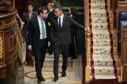 Carlos Cuerpo y Pedro Sánchez, en el Congreso de los Diputados.