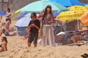 Sara Carbonero disfruta de unos días de vacaciones en Cádiz junto a sus hijos y su nueva pareja, Jota.