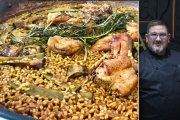 El chef Dani García comparte su truco más efectivo para lograr una paella valenciana con el arroz en su punto exacto.