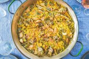Aunque no pertenece al chef José Andrés, este arroz ilustra una preparación sabrosa sin recurrir a sofrito ni caldo, como propone su revolucionaria técnica.