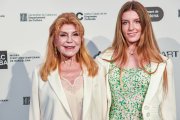 Madre e hija en perfecta sintonía: Carmen y Tita Cervera, unidas por el arte y el legado familiar.