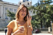 Madrid adopta la comodidad con estilo: el lino se impone como la elección natural para sobrellevar el calor con frescura y elegancia urbana
