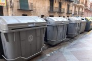 Contenedores en la ciudad de Alicante

REMITIDA / HANDOUT por AYUNTAMIENTO DE ALICANTE
Fotografía remitida a medios de comunicación exclusivamente para ilustrar la noticia a la que hace referencia la imagen, y citando la procedencia de la imagen en la firma
01/9/2025