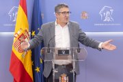 (Foto de ARCHIVO)
La portavoz del PSOE en el Congreso, Patxi López, durante una rueda de prensa explicando cómo paga su partido en efectivo. 
Eduardo Parra / Europa Press
07/10/2025